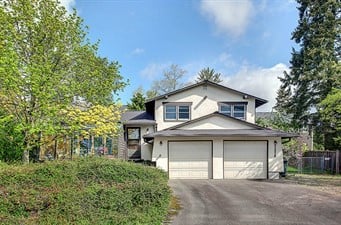 5826 NE 198th Place