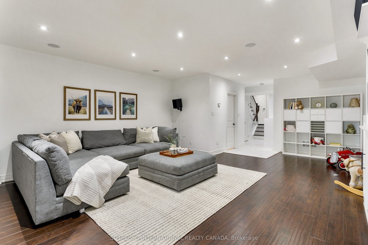 461 Valermo Dr
