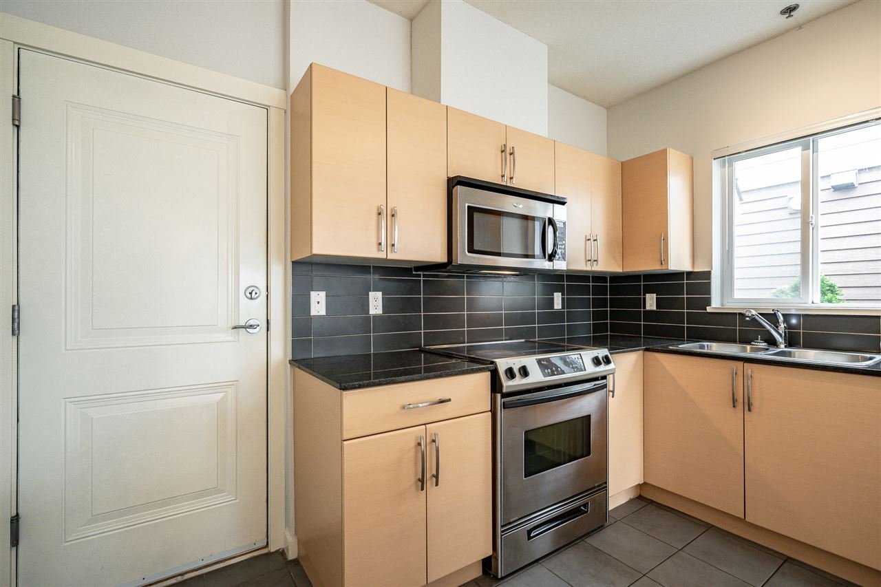 401-1661 Fraser Avenue, Port Coquitlam