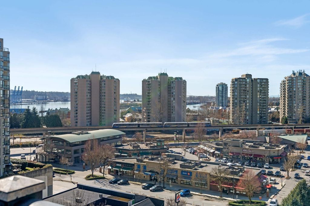 833 Agnes St, #807