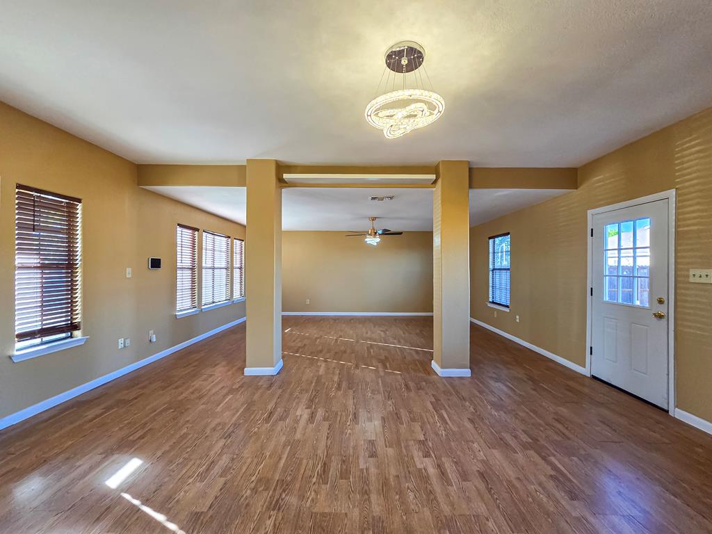 2101 Pershing Cir