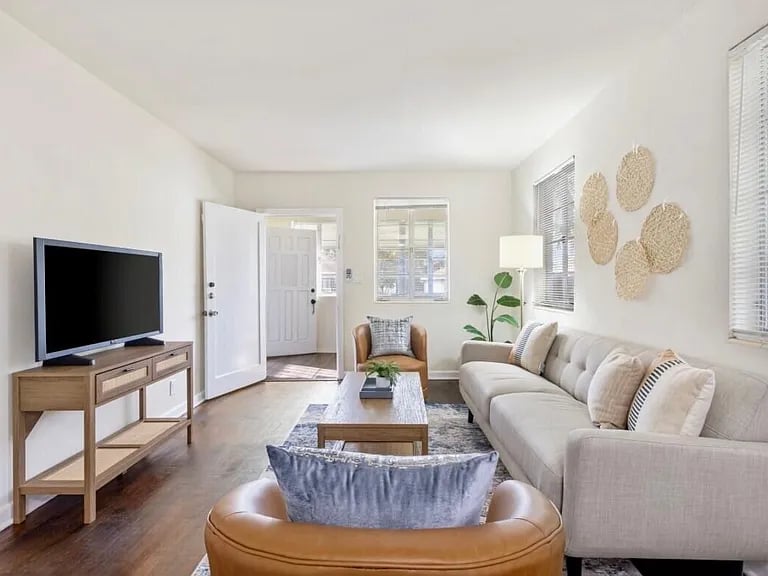 1005 22nd St W