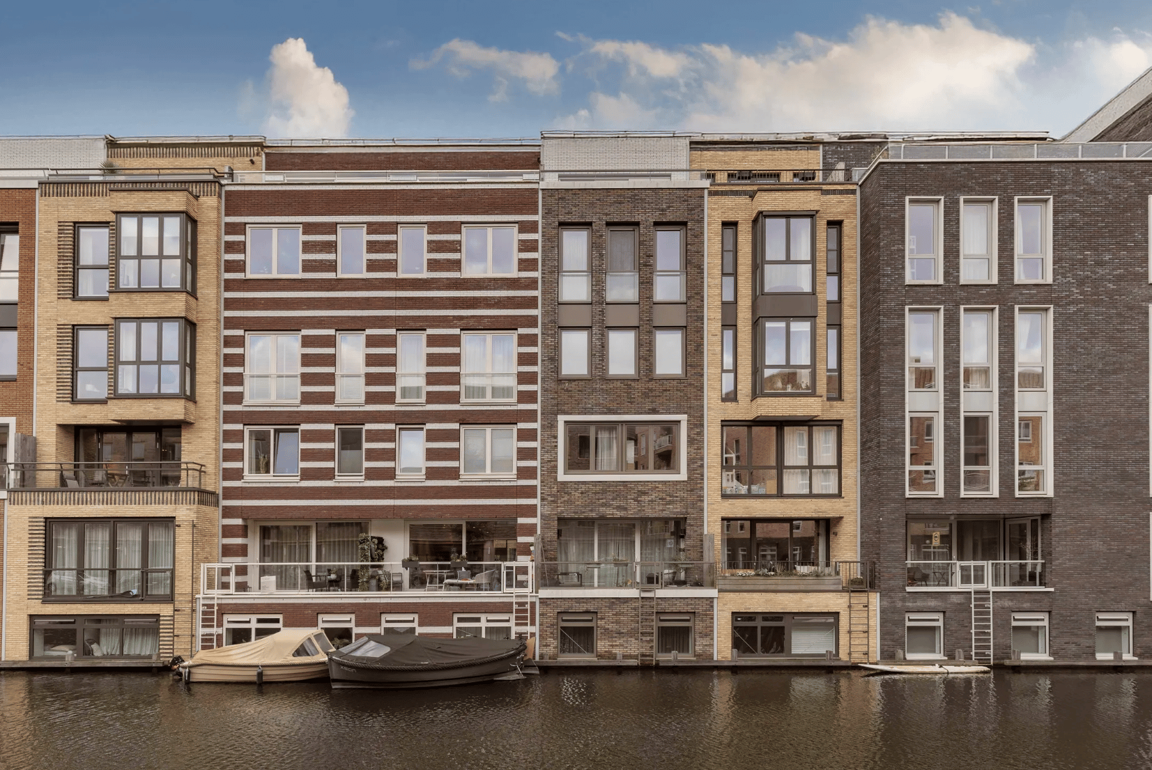 HIGH-END PENTHOUSE