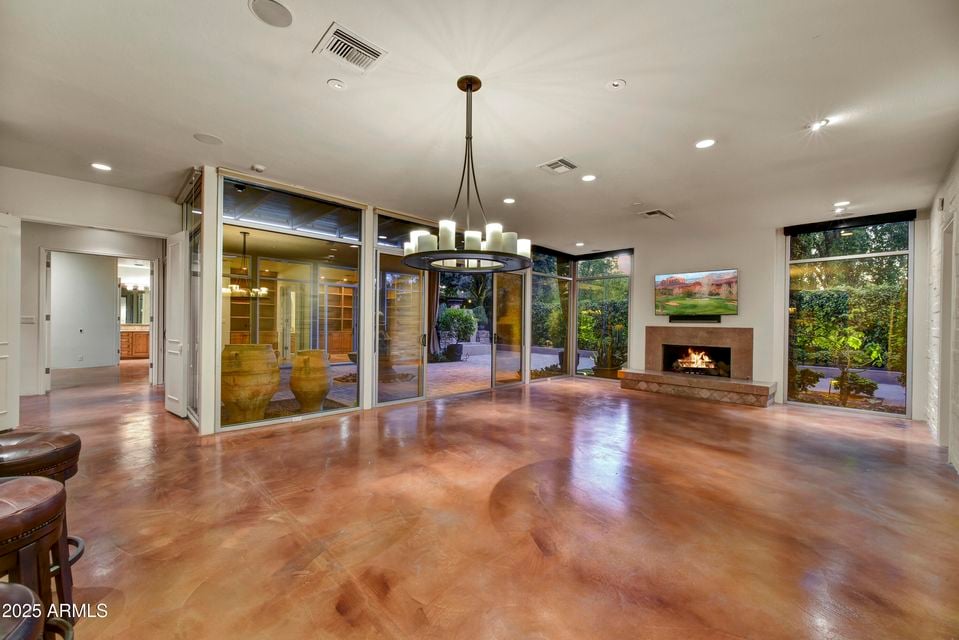 5652 N Scottsdale Rd
