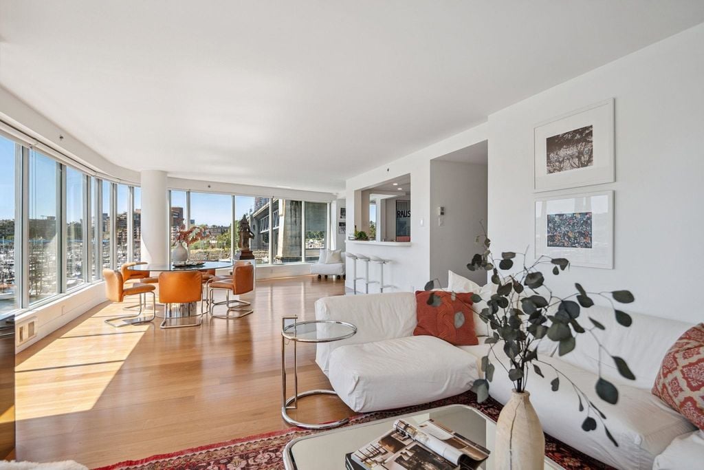 1012 Beach Ave, #301