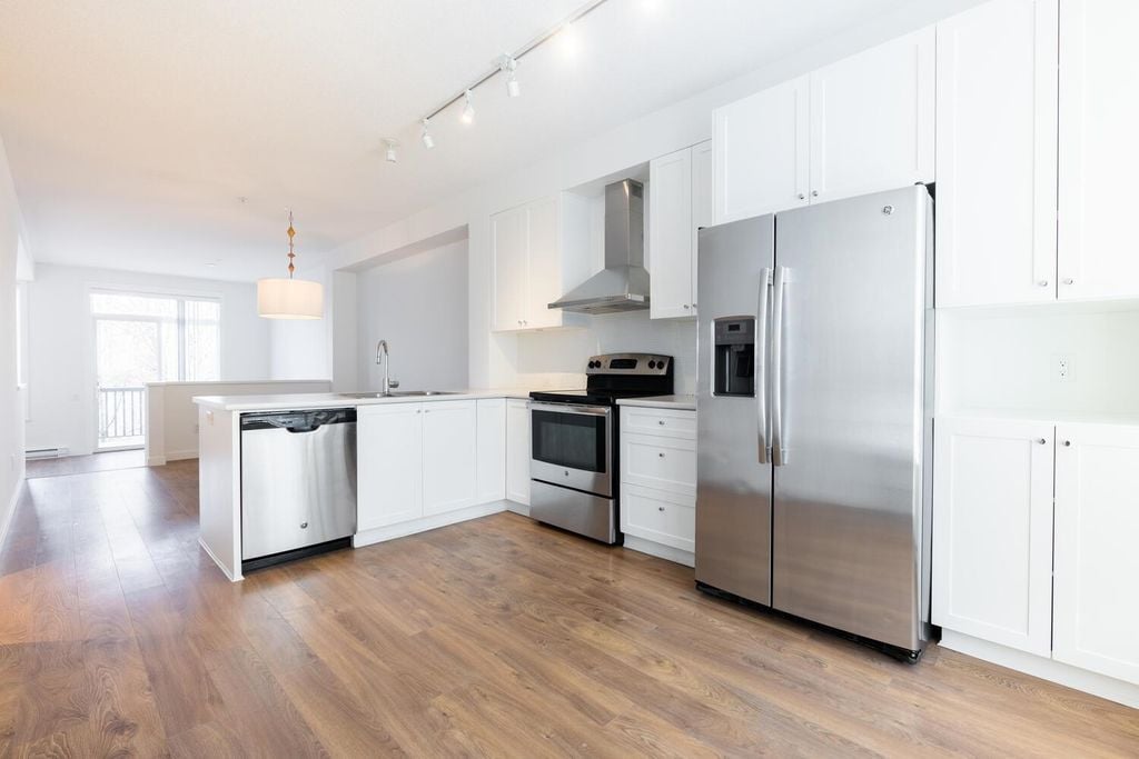 8476 207a St, #86
