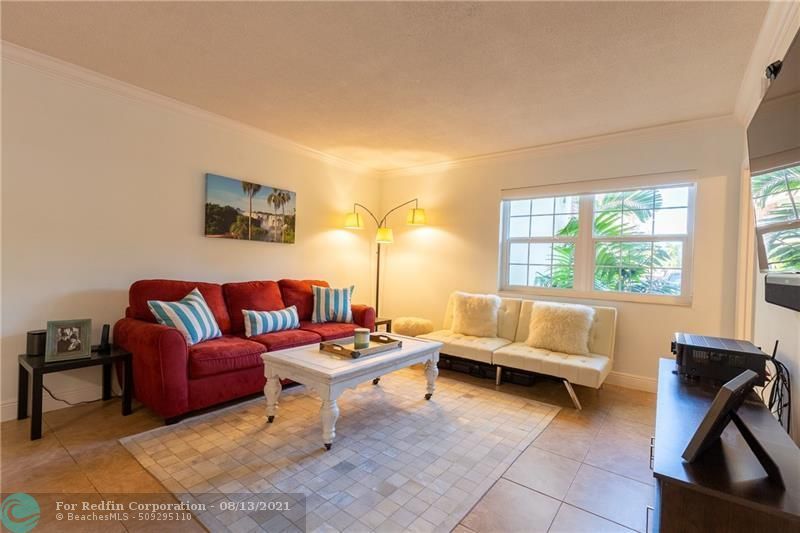 2424 SE 17th St Unit 106B