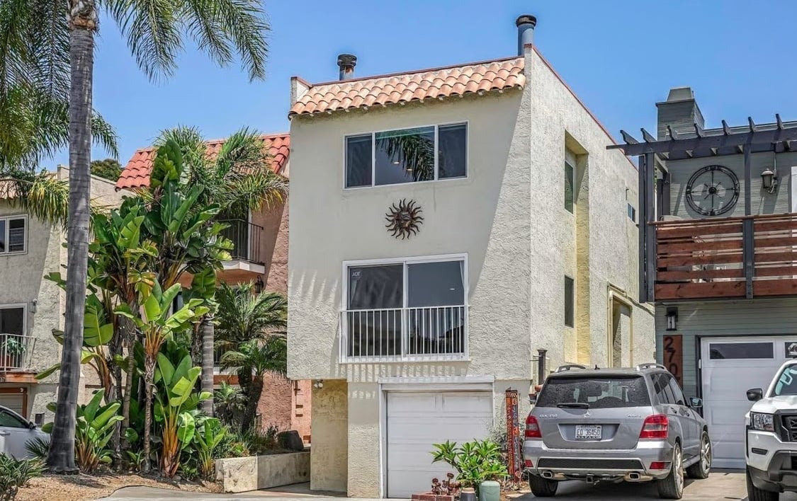 2711 Erie Street | Bay Park