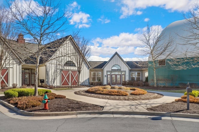 492 Parkland Dr