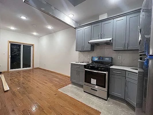 140-33 58th Rd