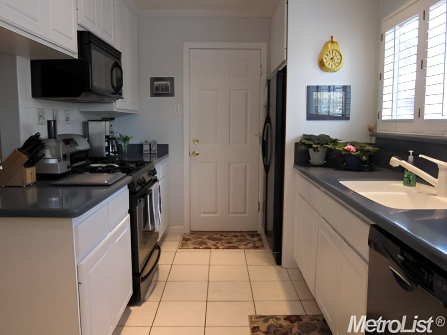 New on Market in College Glen! 3061 Notre Dame Dr, 95826