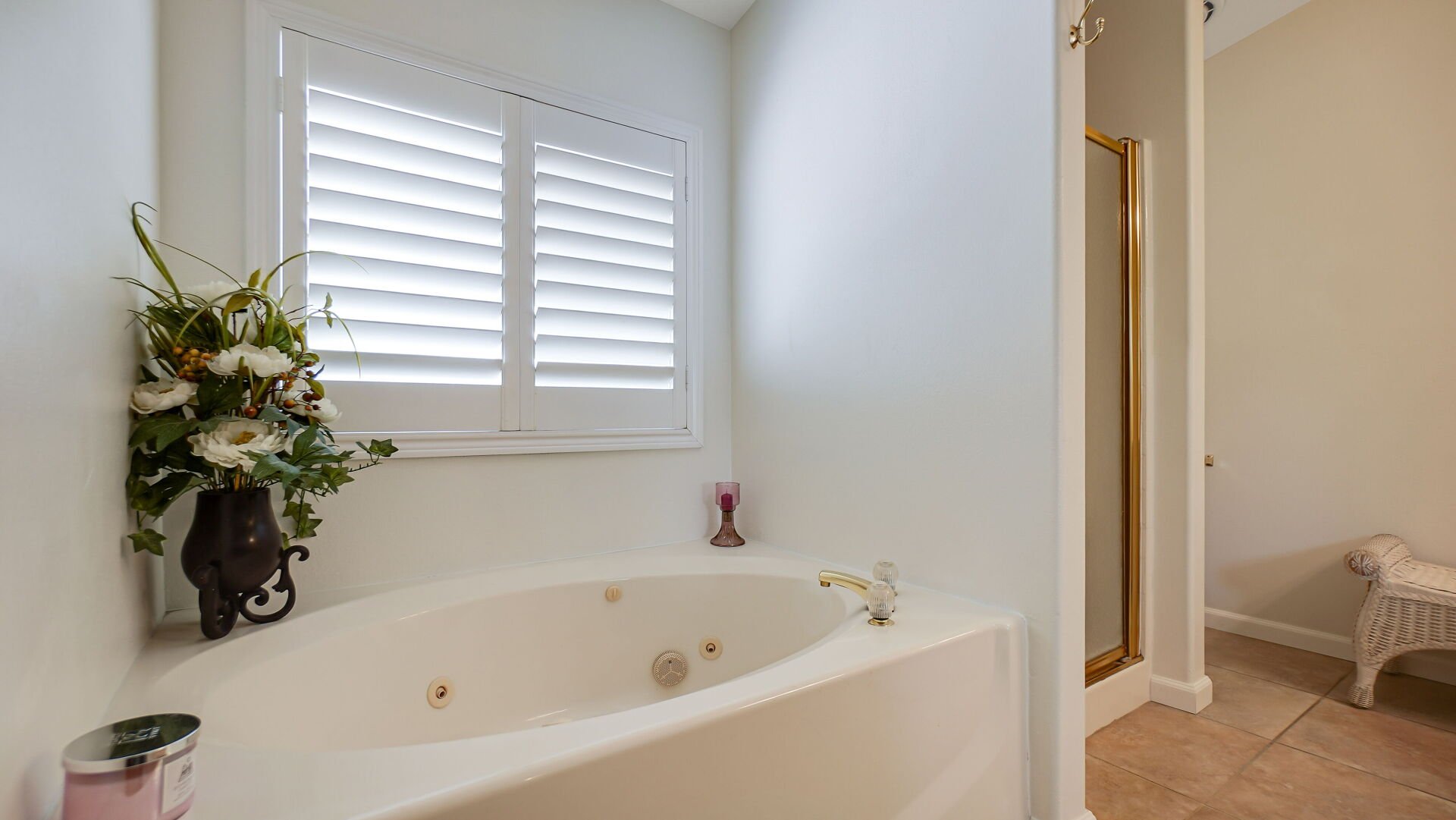 8651 Foothill Boulevard 35