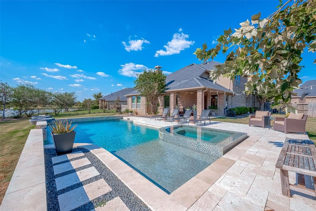 28035 Castle Park Ln