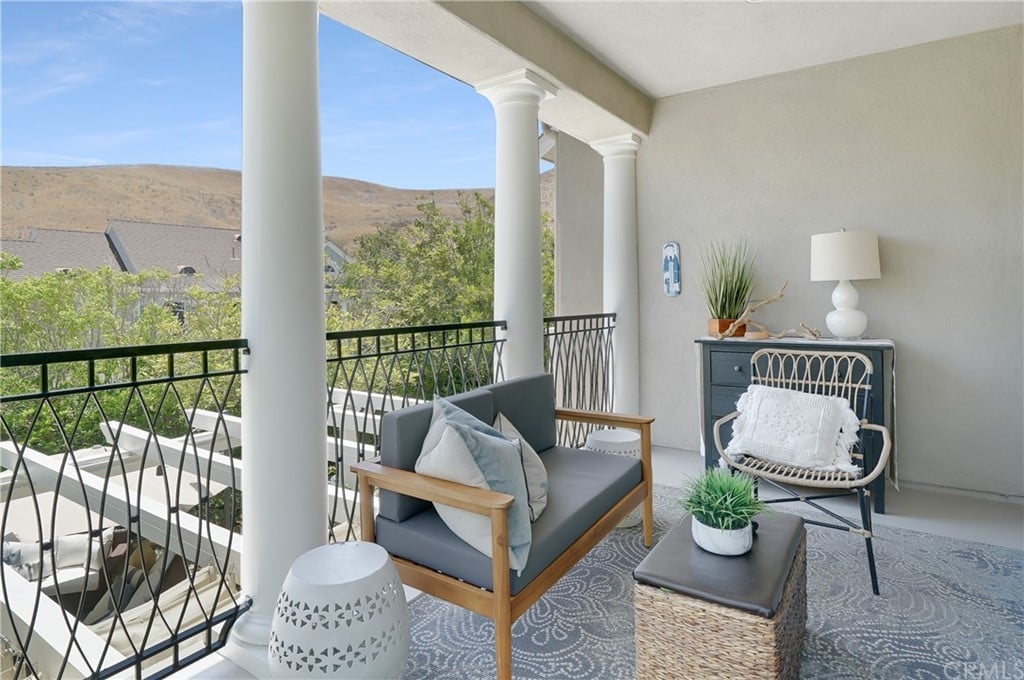 6 Galora Ln