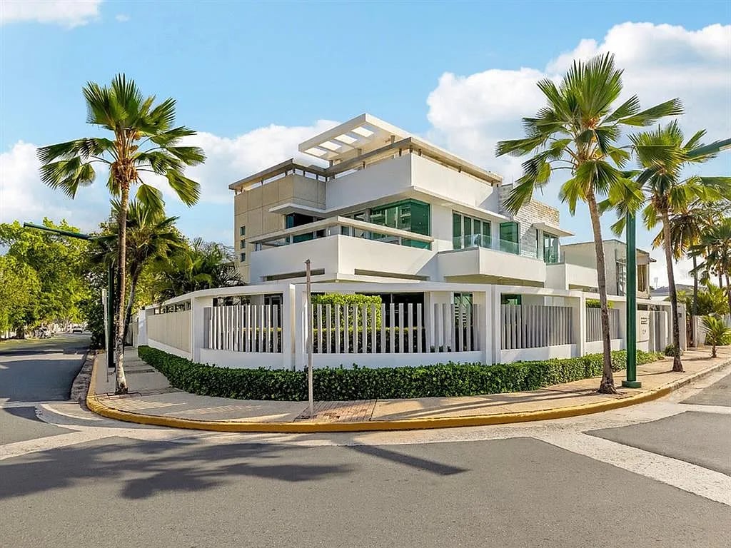2220 Calle Park Blvd