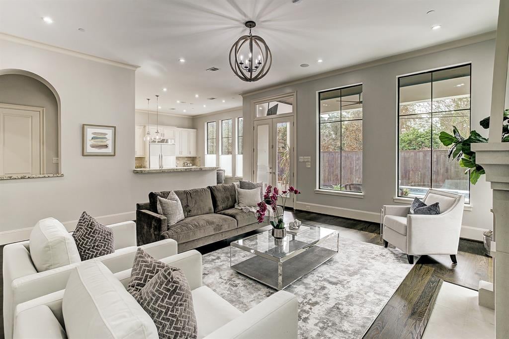 11313 Surrey Oaks Ln