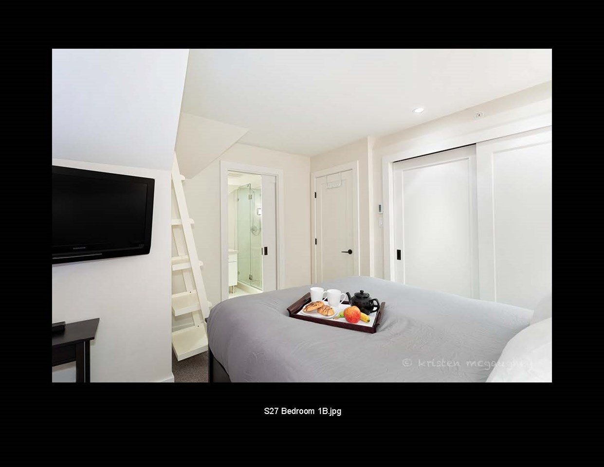 27-4637 Blackcomb Wy