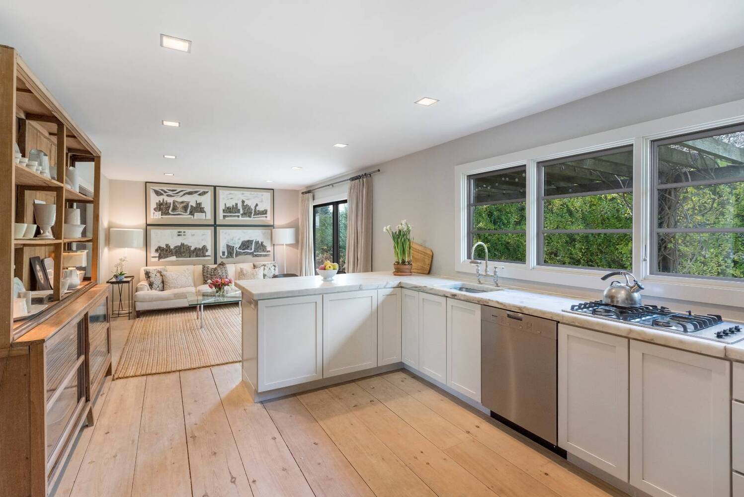 25 Sunset Dr