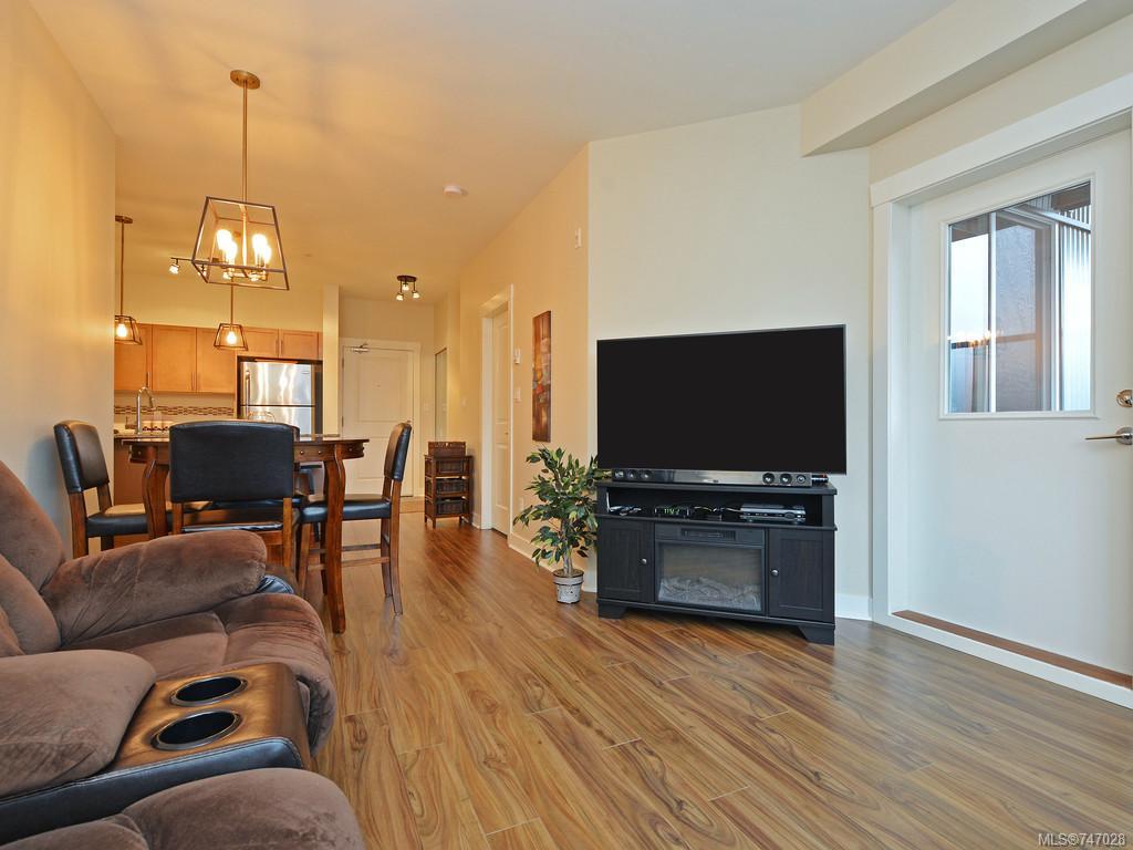 203-662 Goldstream Ave, Langford