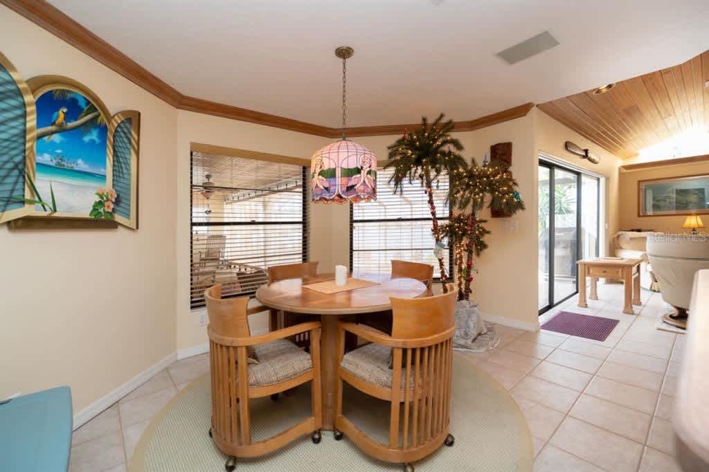 2287 Bayshore Rd