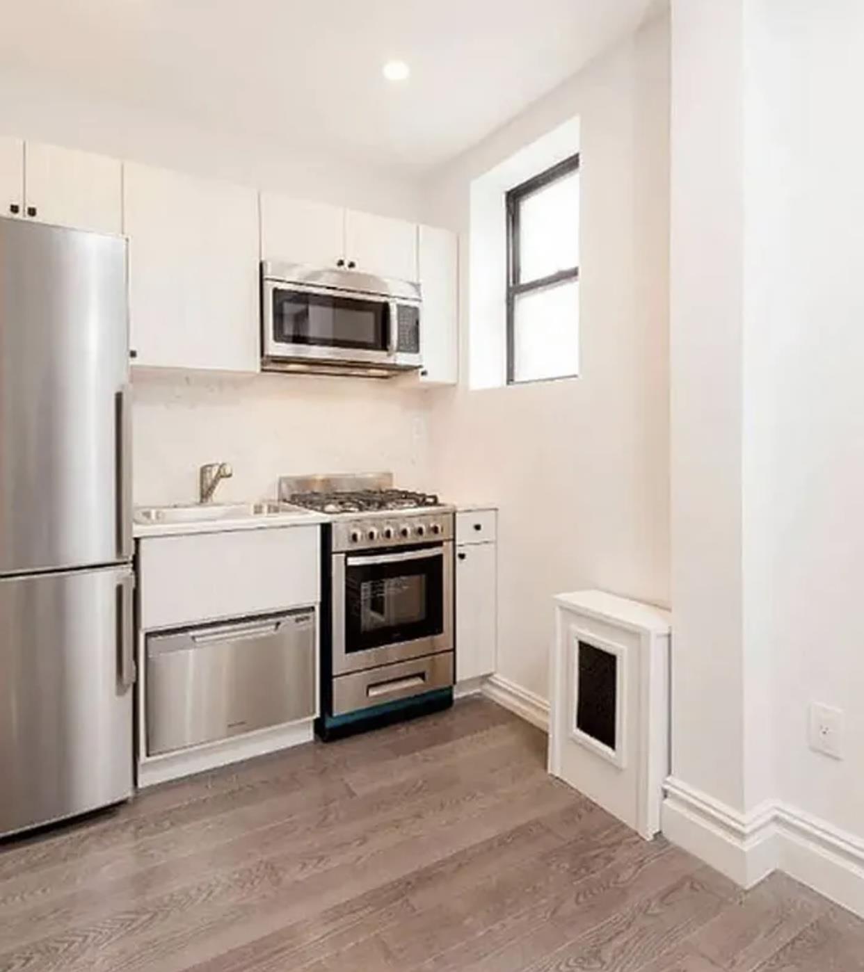152 Thompson Street, Apt 2-B