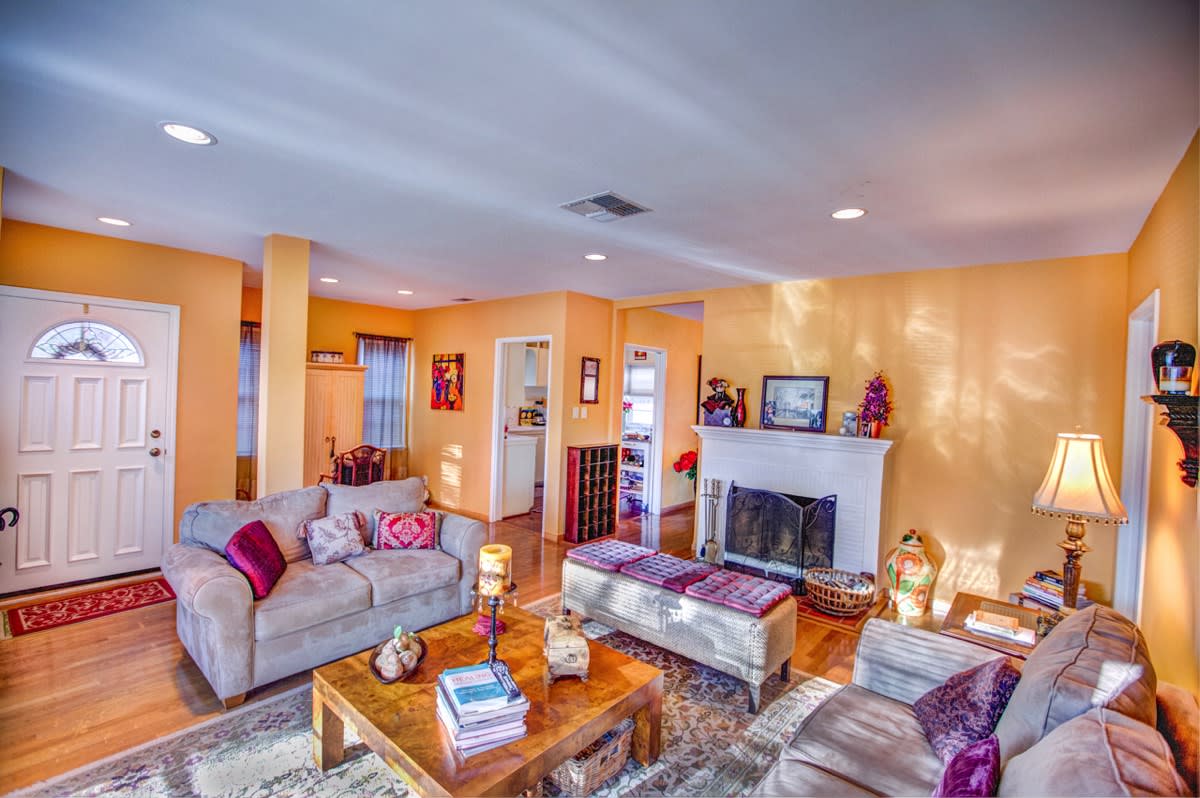 5738 Irvine Ave Valley Village, CA