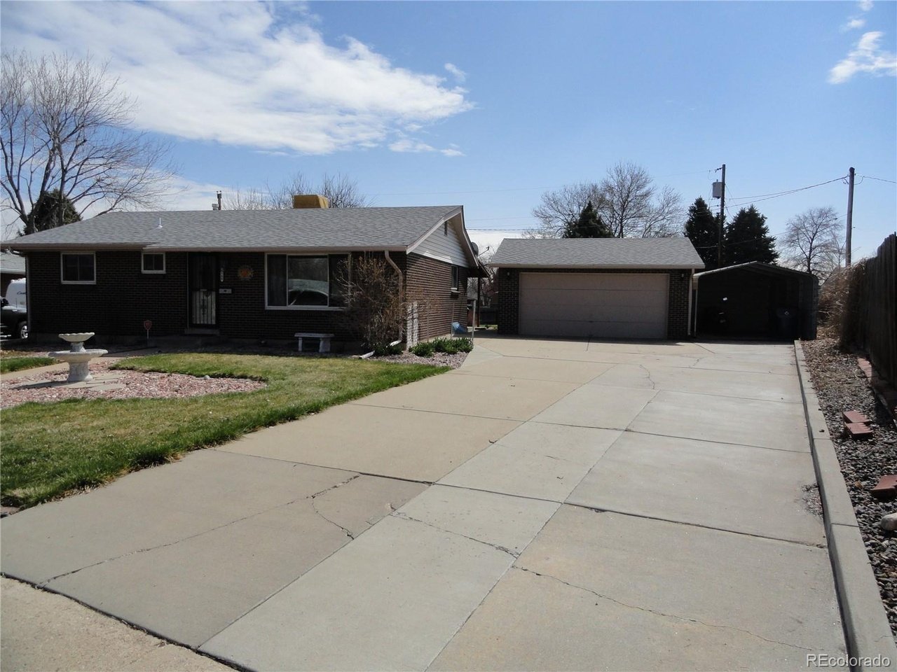 1568 S Dudley Ct