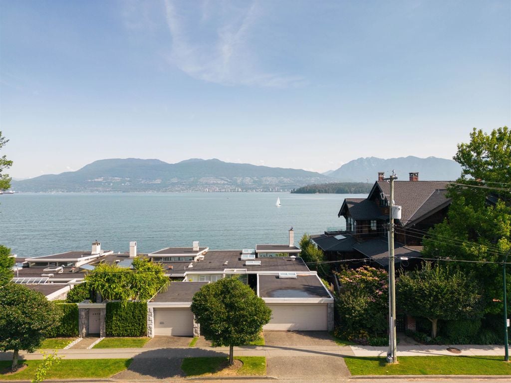 2568 Point Grey Rd