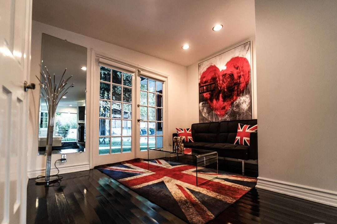 Evercrest Pavilion, Mulholland Dr, 90046