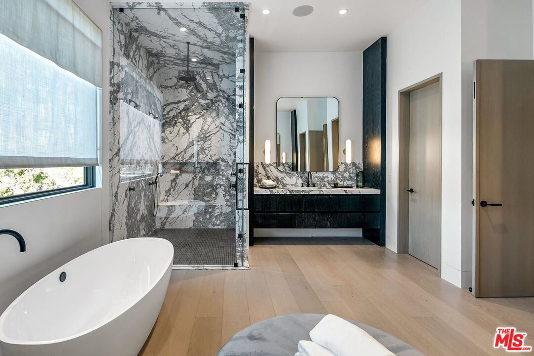 5376 Round Meadow Rd