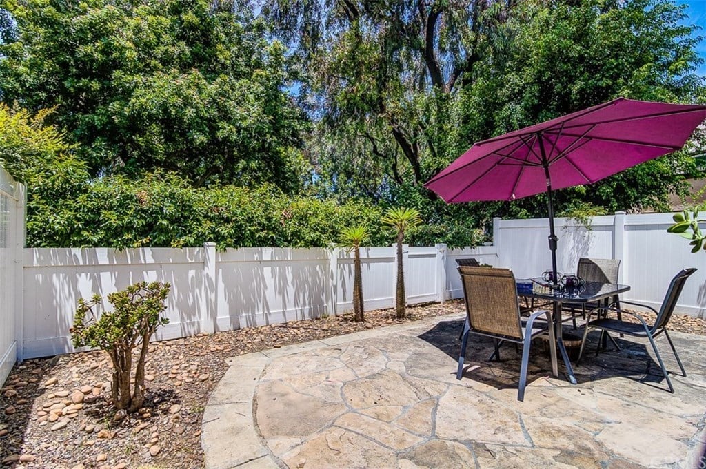 921 Lombard Ct
