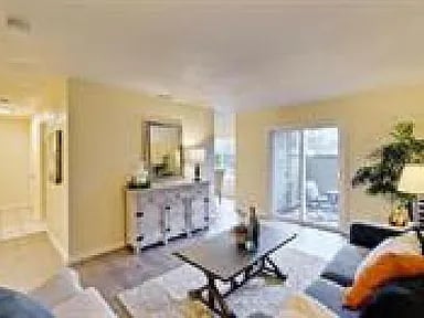 2515 Easton Pl Apt 31
