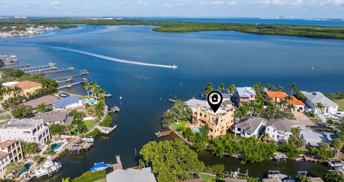 1815 Bayou Grande Blvd NE