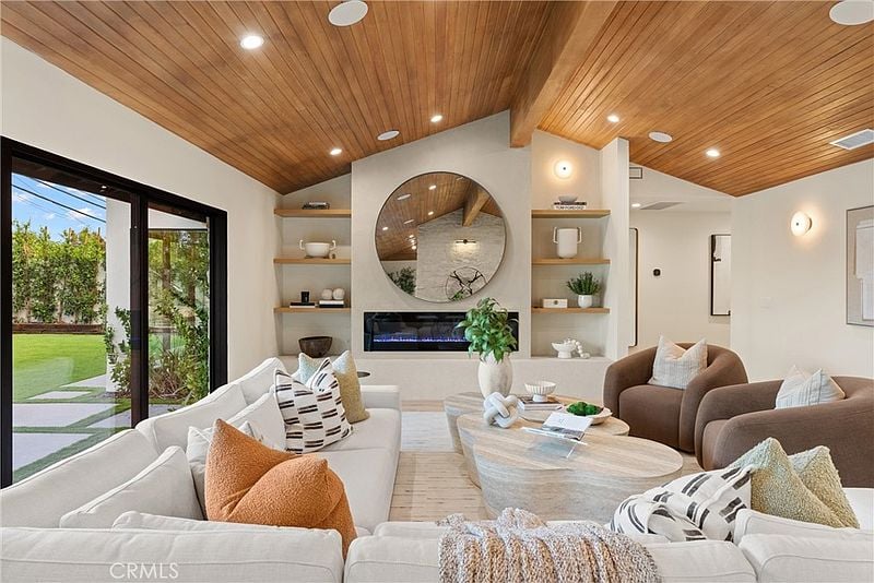 3080 Country Club Dr