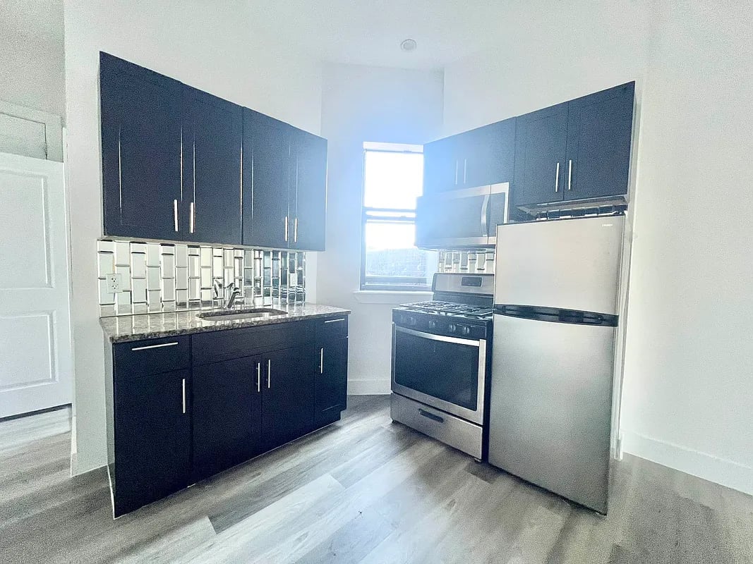 637 Saint Marks Avenue #3B