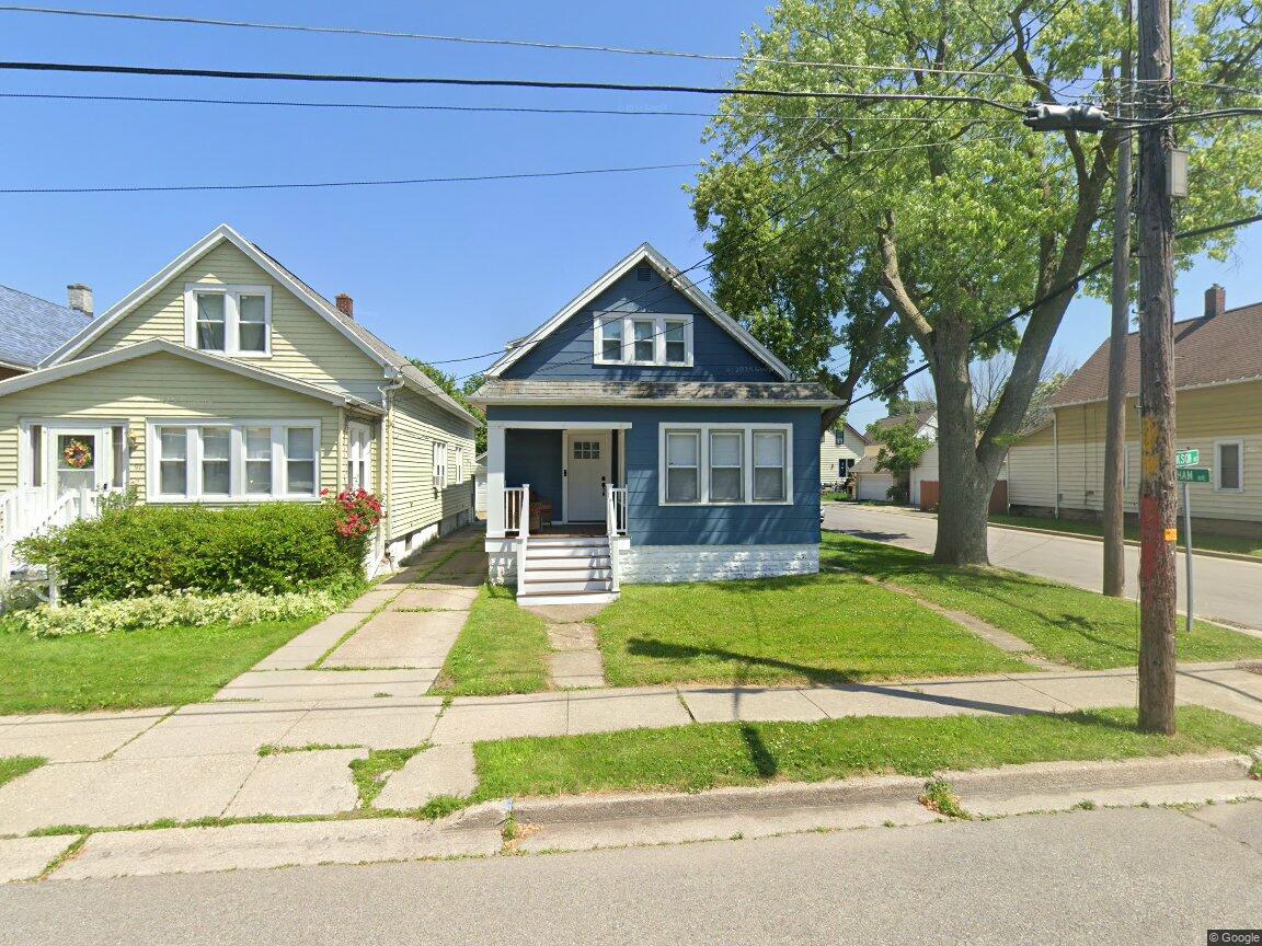 93 Dirkson Ave