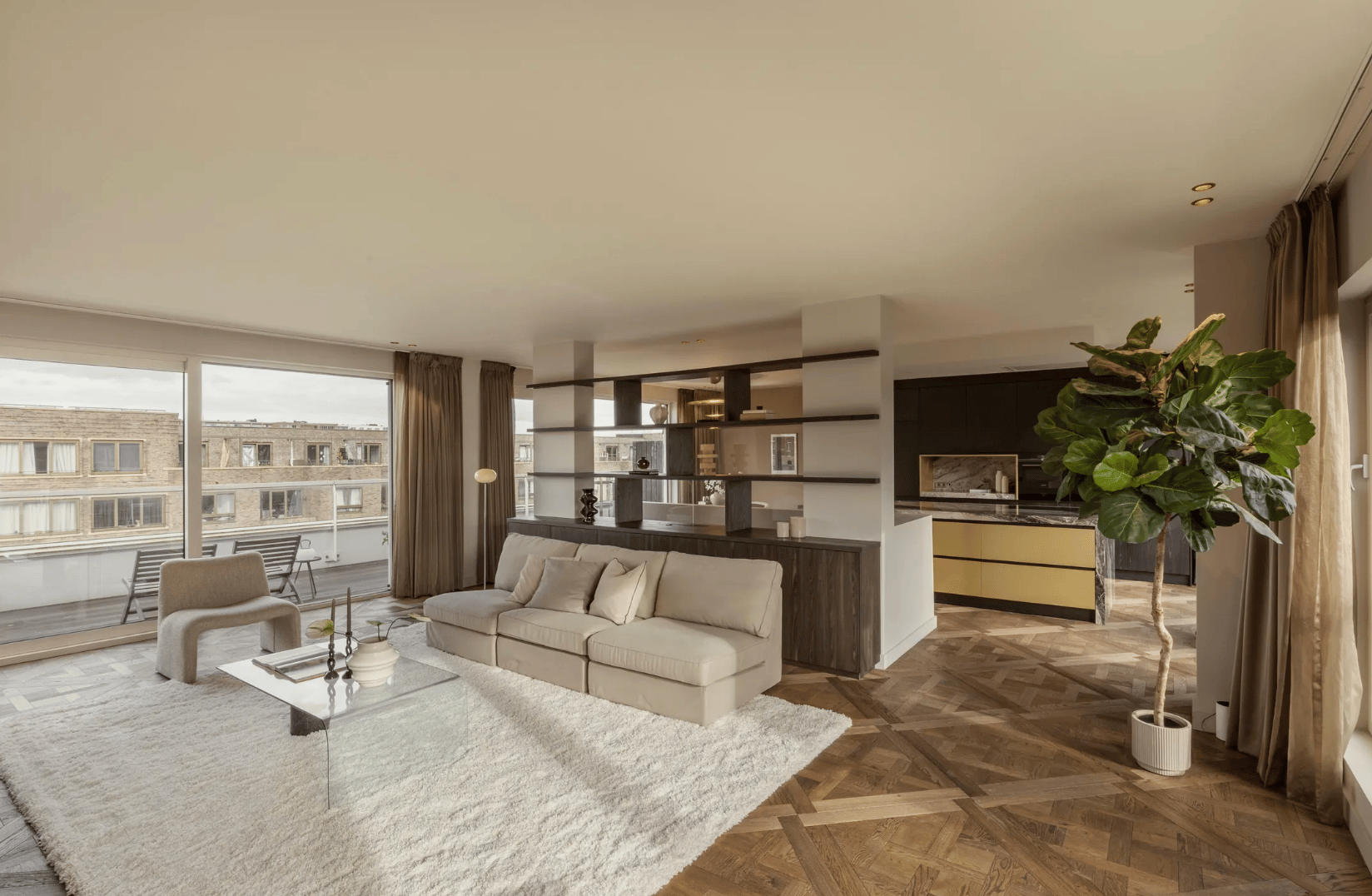 HIGH-END PENTHOUSE