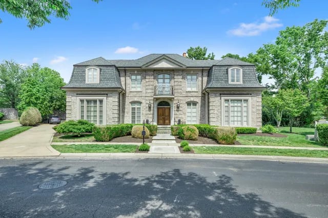 540 Close Ln