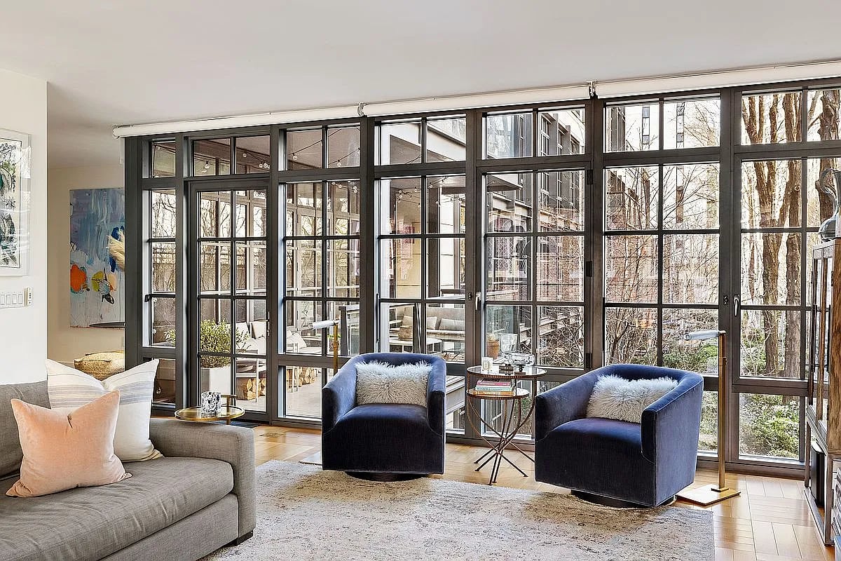 500 W 21st St APT 3A