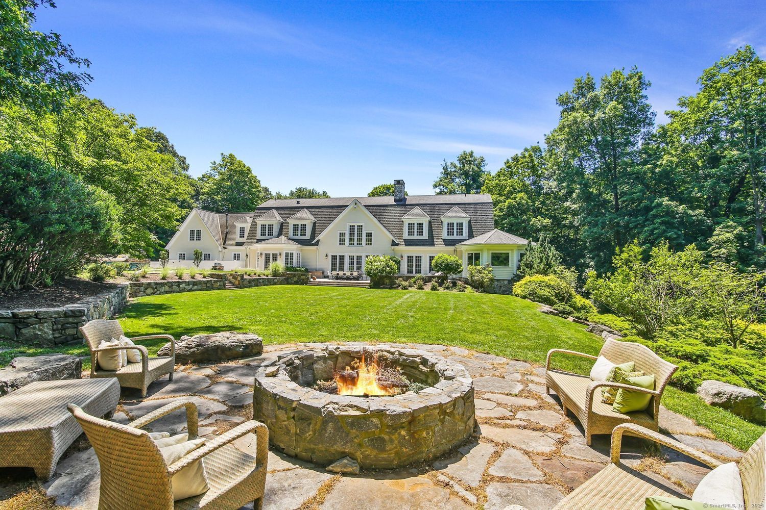 4 Longwood Dr