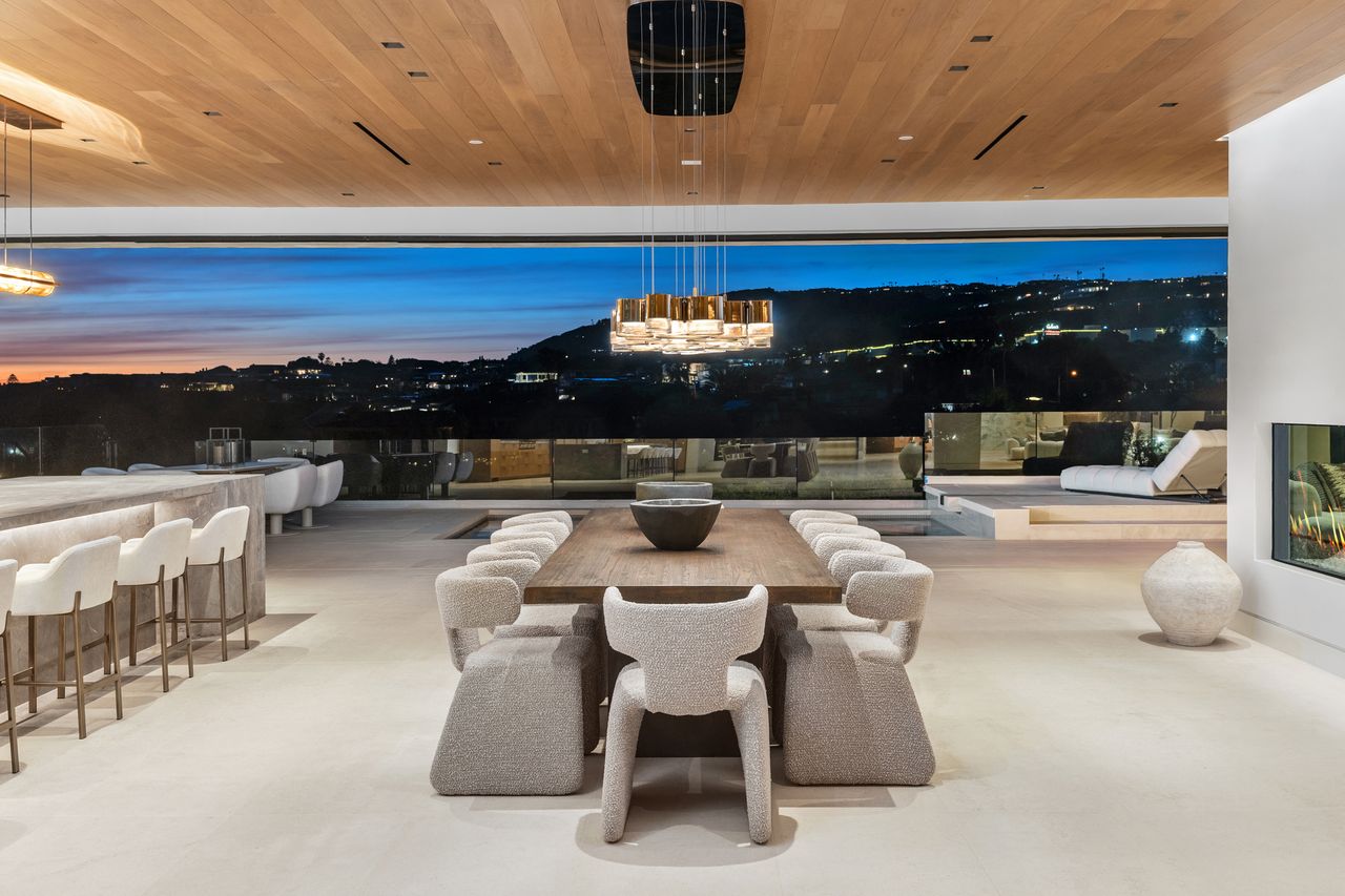 13 Ritz Cove