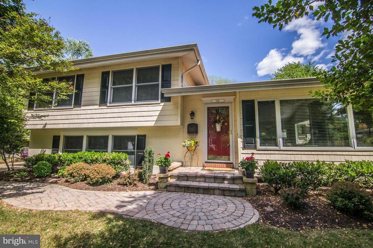 708 Pin Oak Rd