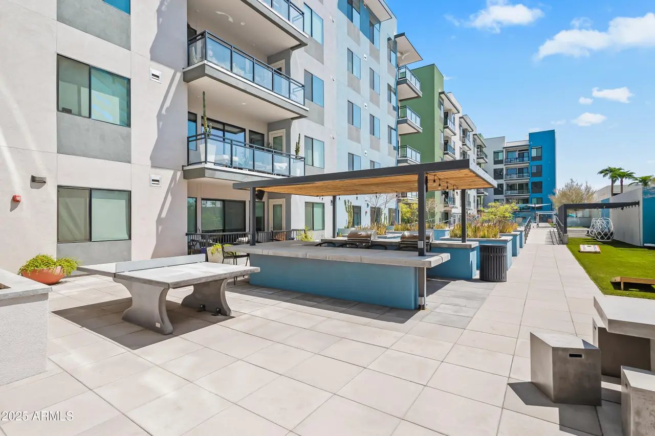 3131 N CENTRAL Avenue, 6015, Phoenix Unit: 6015