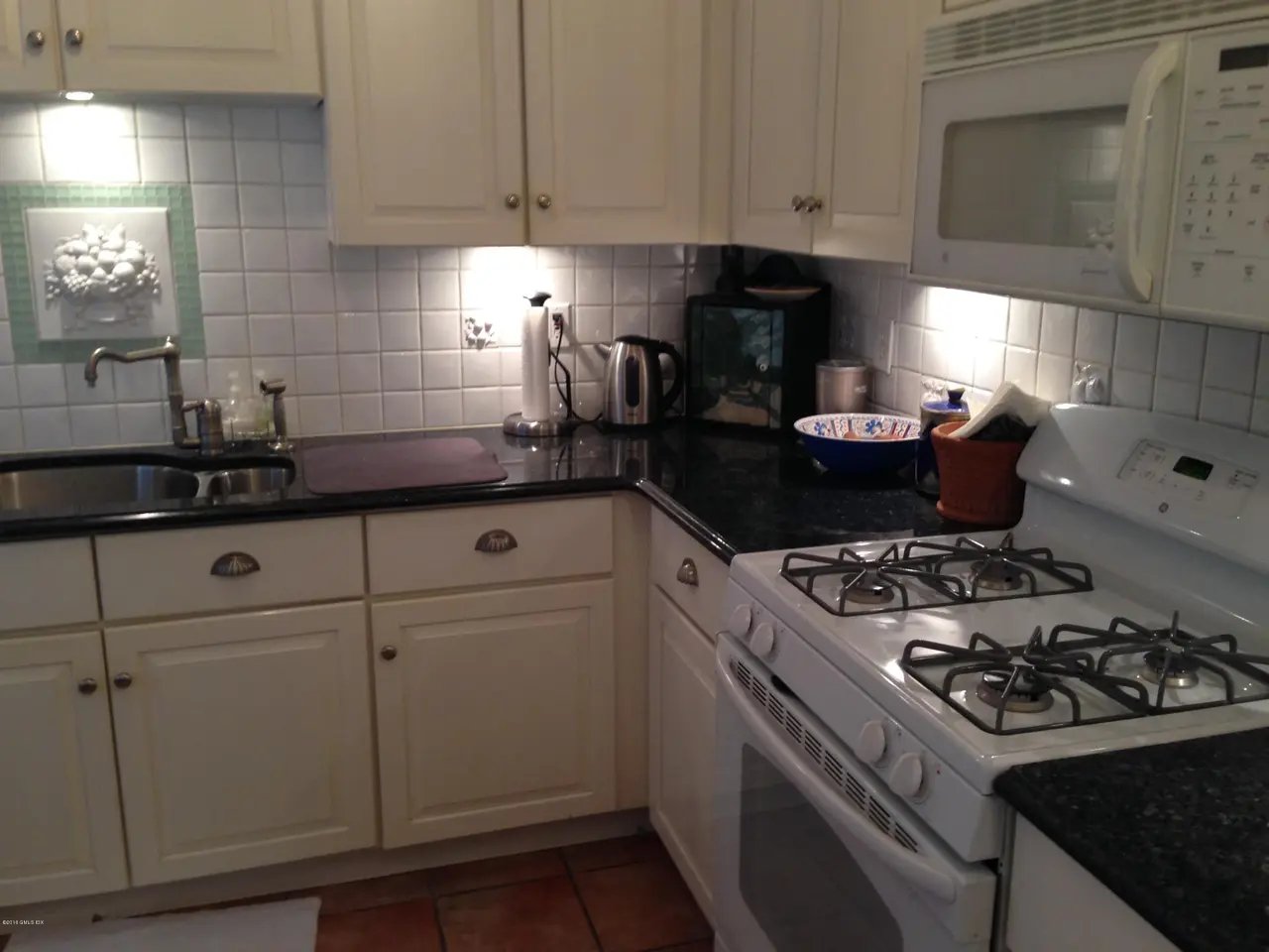25 W Elm St APT 30