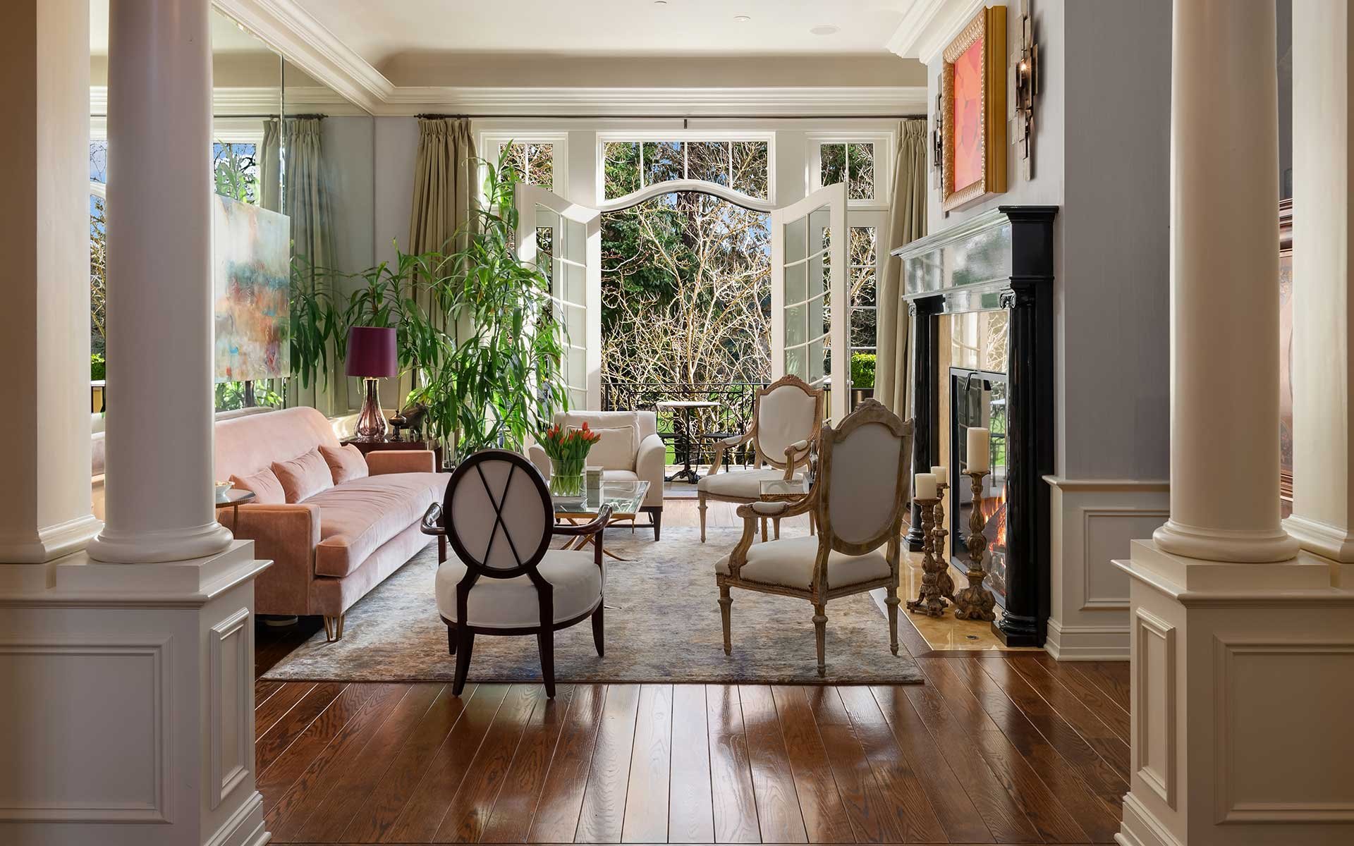 Sophisticated, Timeless Style in a Prized Medina Location on Overlake Golf Course