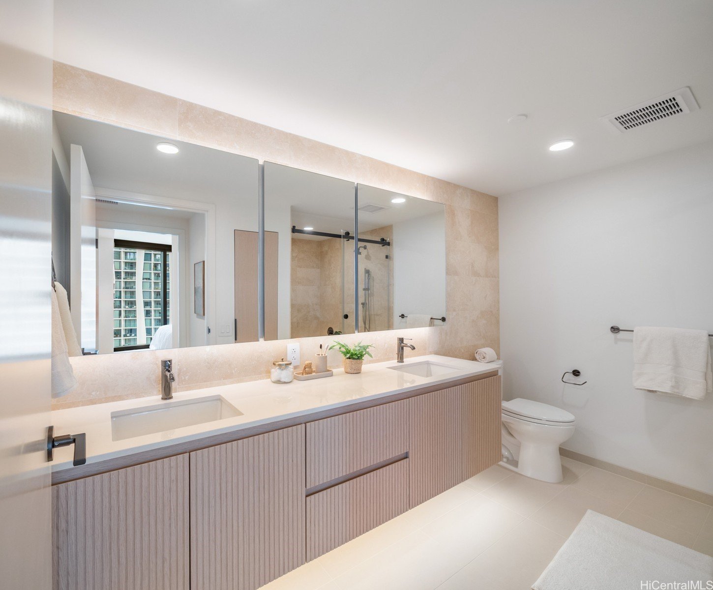 333 Ward Avenue #2106