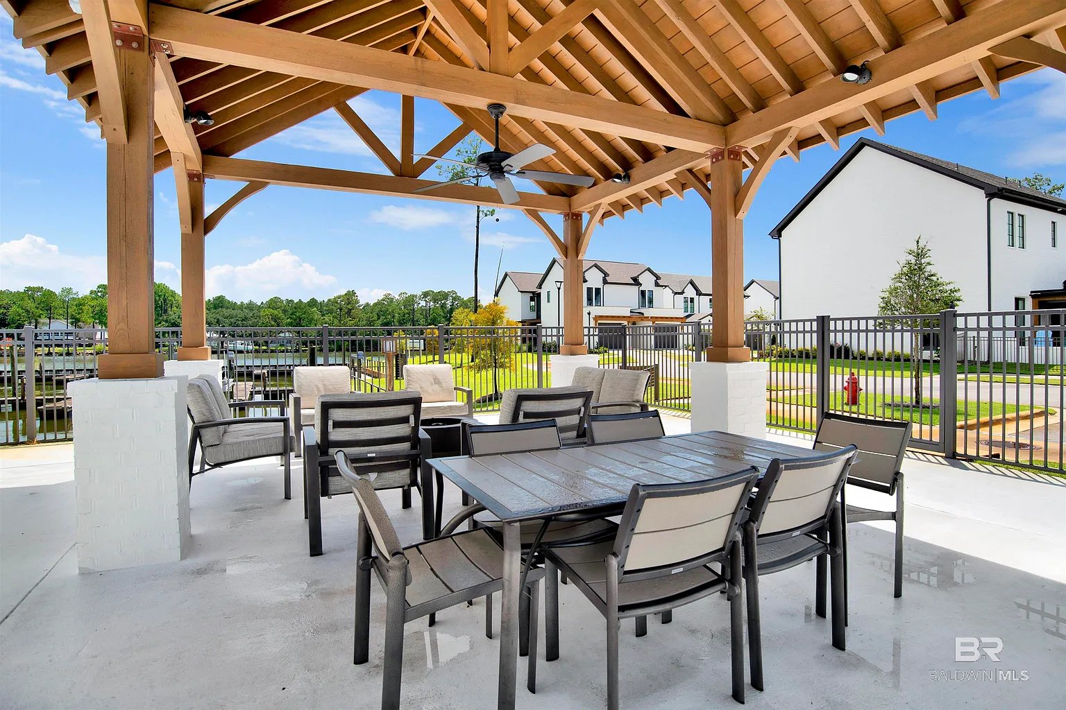 873 Inlet Cir