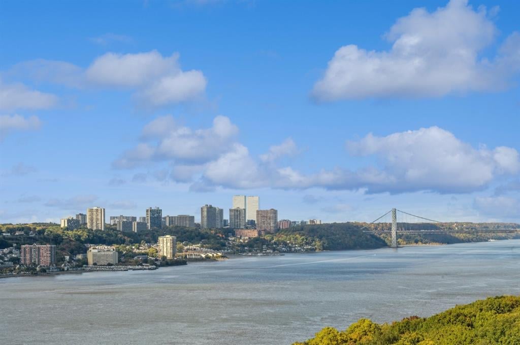 390 Riverside Drive 5G