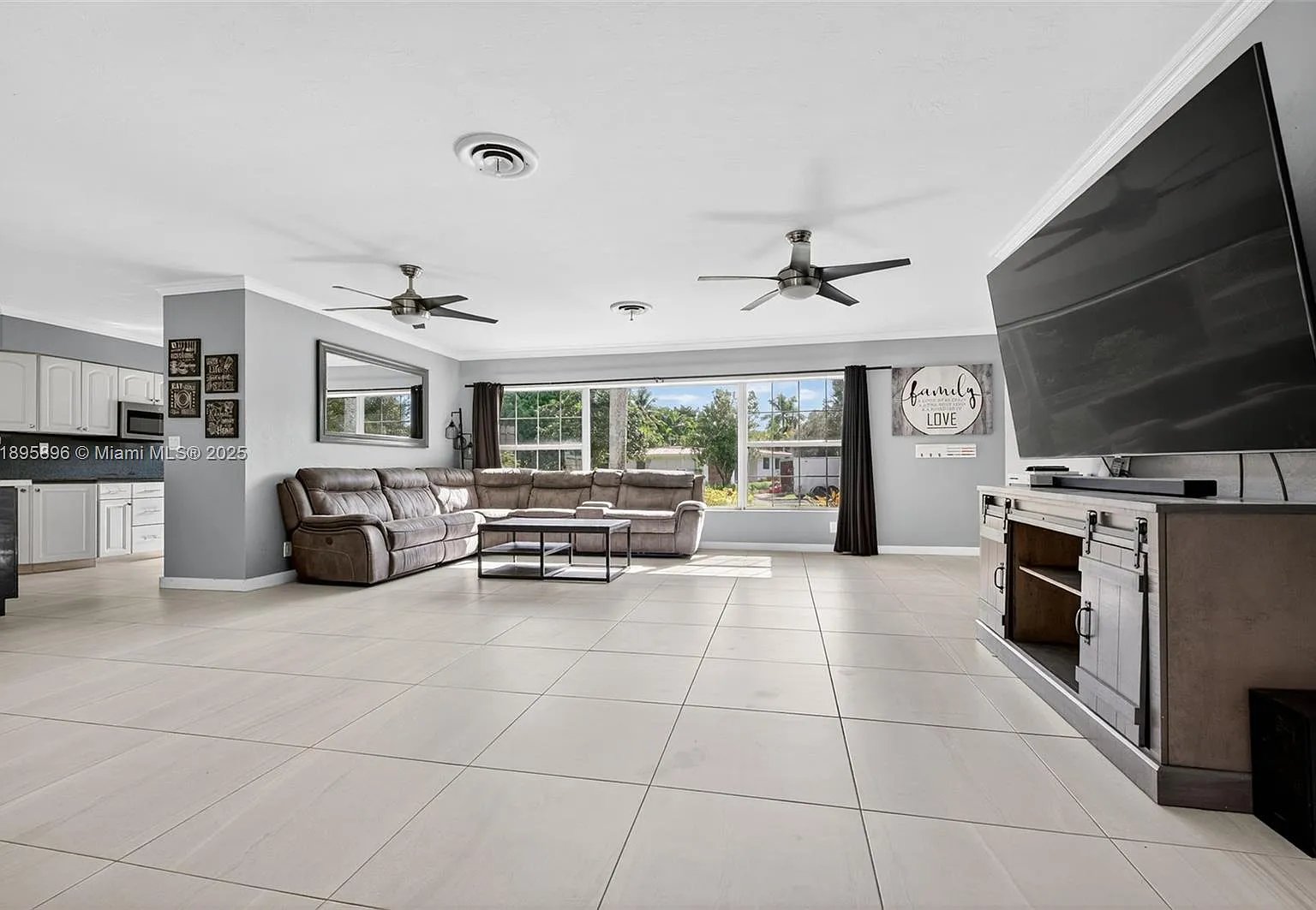 801 Holly Ln, Plantation