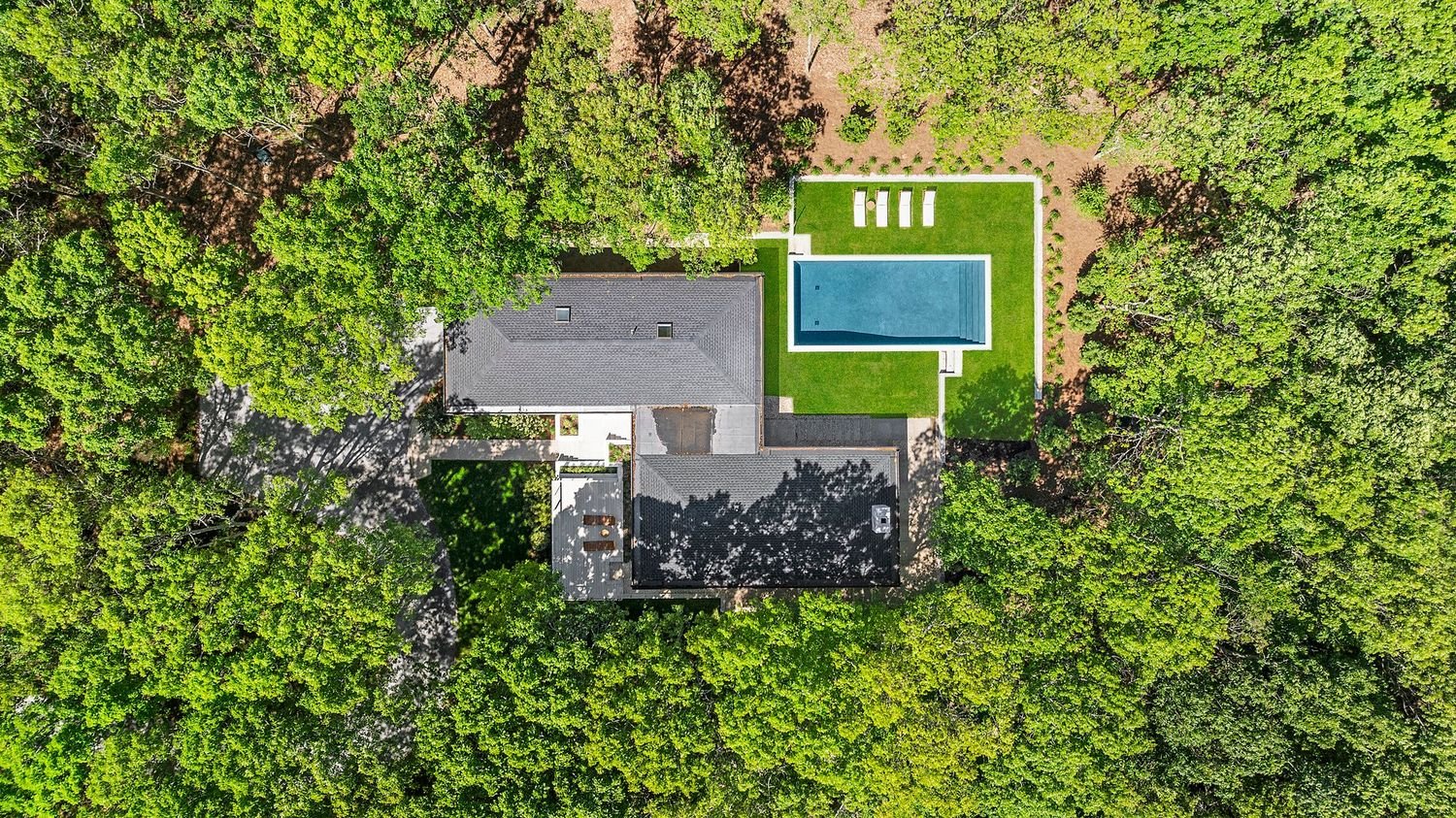 Whitecrest: Mid-Century Modern, Gut-Renovated and Gorgeous